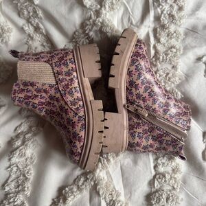 Blowfish SZ 6 Floral Toddler Chelsea Boots